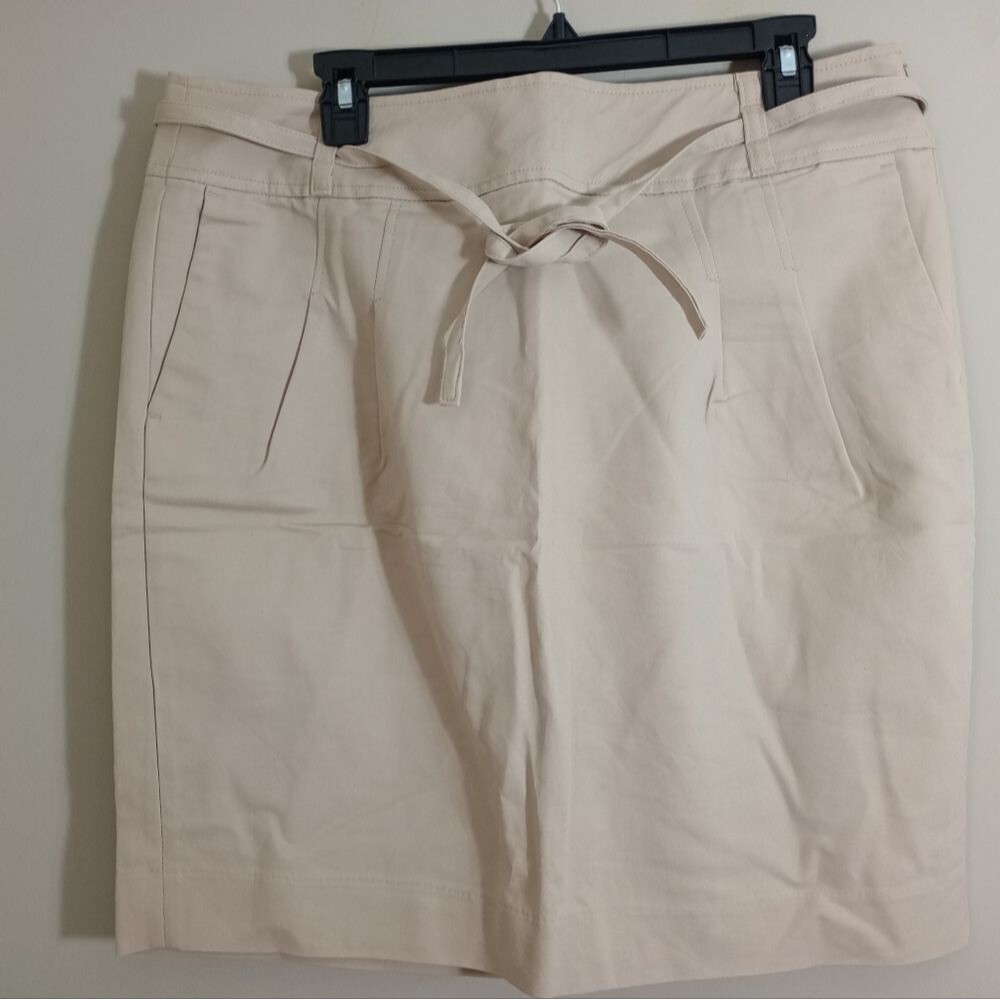 NWT A.N.A Tan Skirt With Pockets Size 14